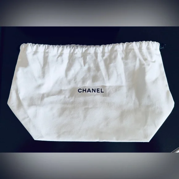 CHANEL Collections and Creations Book + Beauty Holiday 2025 Comet Charm and Bags - Picture 3 of 6